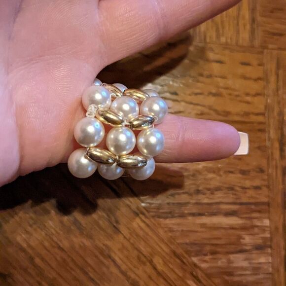 Stretchy faux pearl beaded statement ring - Picture 8 of 8